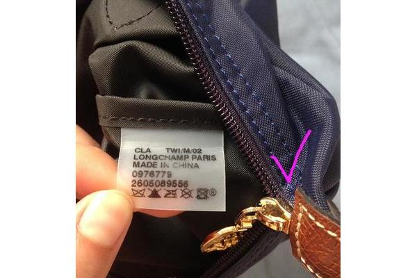 如何擦掉帆布包印刷字?可用酒精和卸妆水擦拭
