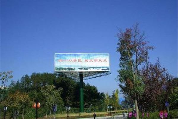 led发光字广告牌一平方多少钱?需考量地段和技术